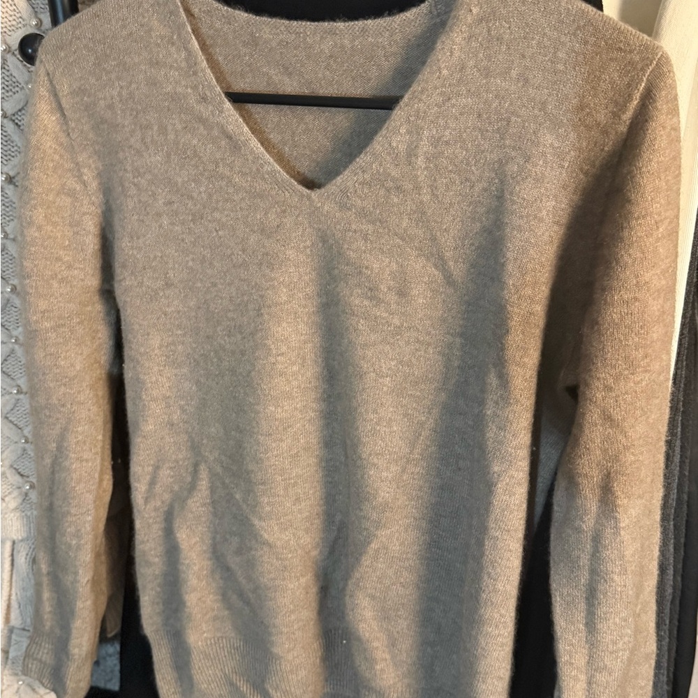 100% Cashmere V-Neck Khaki Sweater